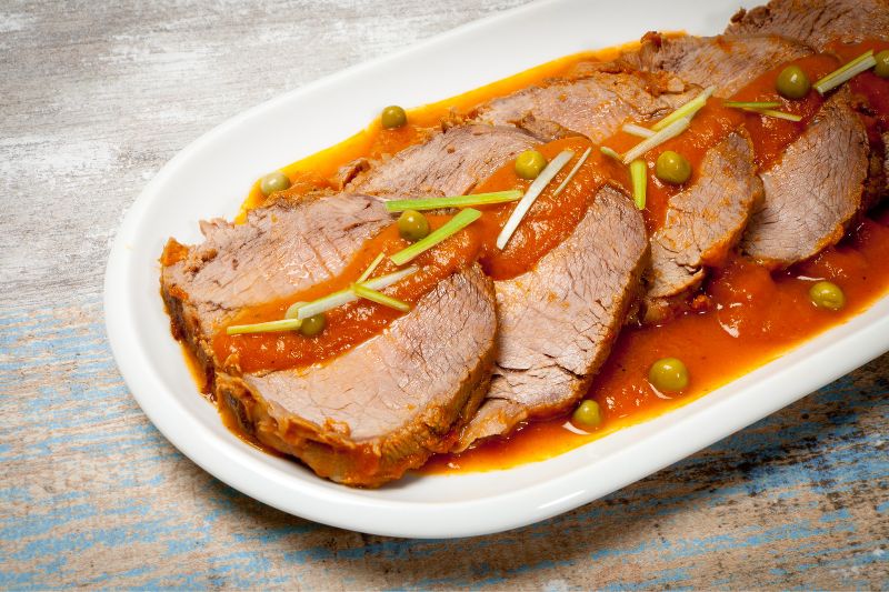 Danie obiadowe na przyjęciu weselnym